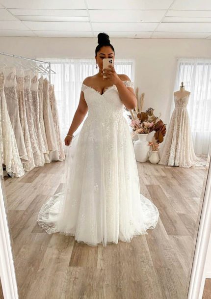 Off-Shoulder Floor Length Court Lace Tulle Plus Size Wedding Dress