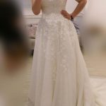 Plus Size Ivory Cap Sleeves Sweep Train Lace Appliques Tulle A-Line Wedding Dresses