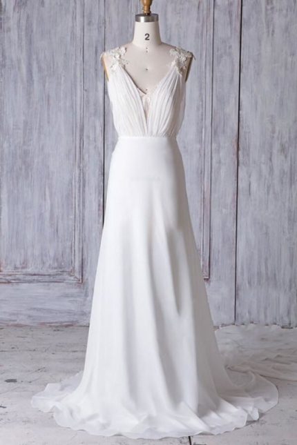 Flowy Ruffle Chiffon Sheath Wedding Dress