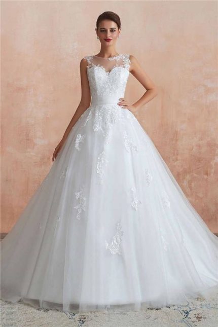 Enchanting Illusion Appliques Tulle Bridal Gown