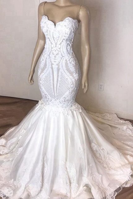 Lovely Mermaid Strapless Lace Appliques Wedding Dress