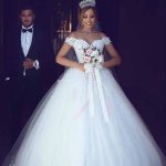Charming Lace Ball Gown Tulle Wedding Dresses with Ruffles