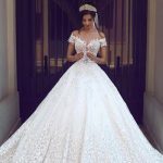 Chic Lace Wedding Dress with Short Sleeves and Off-the-Shoulder Style