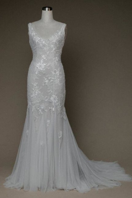 Gorgeous V-neck Appliques Mermaid Wedding Dress