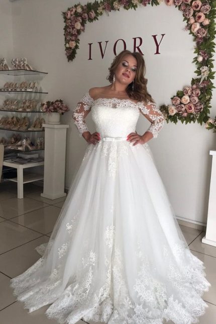 Beautiful Off-the-Shoulder Lace Princess Wedding Dress with Long Sleeves
