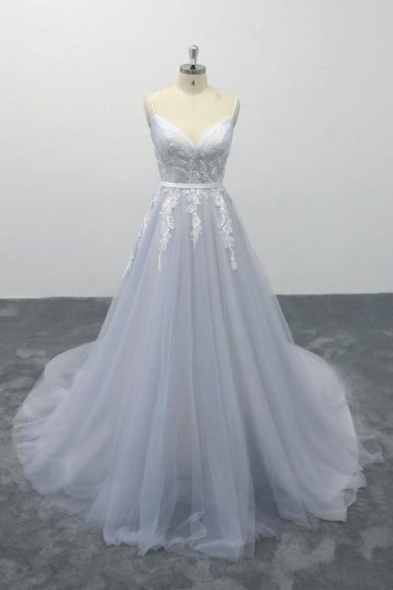 Sophisticated Tulle Spaghetti Strap A-line Wedding Dress with Applique