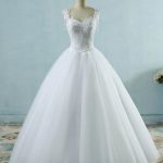 Stunning Lace-up Tulle Ball Gown Wedding Dress with Appliques
