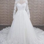 Lovely Appliques Tulle Long Sleeve Wedding Dress with Exquisite Lace