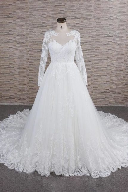 Lovely Appliques Tulle Long Sleeve Wedding Dress with Exquisite Lace