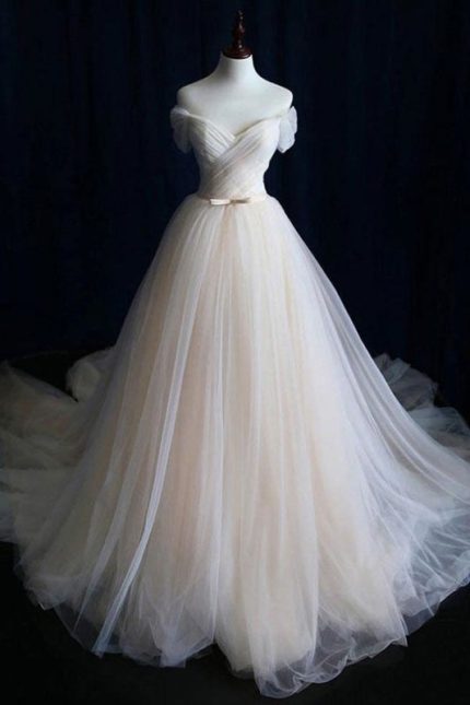 Glamorous Lace-Up Ruffle Tulle A-line Wedding Dress with Beautiful Details