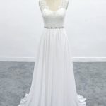 Elegant V-neck A-line Lace Chiffon Wedding Dress with Graceful Design