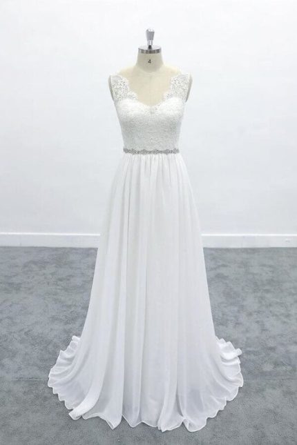 Elegant V-neck A-line Lace Chiffon Wedding Dress with Graceful Design