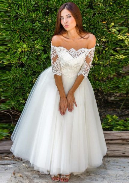 Stunning Ball Gown Off Shoulder Ankle Length Lace Tulle Wedding Dress with Pleats