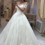 Exquisite Ball Gown Off Shoulder Sweetheart Court Lace Tulle Wedding Dress