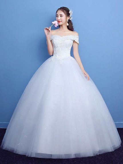 Stunning Ball Gown Princess Silhouette Bateau Neck Short Sleeves Applique Tulle Bridal Gown
