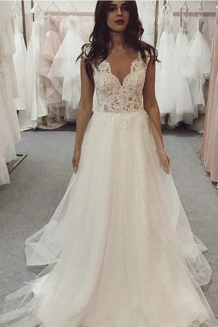 Chic Beach Ivory Long A-Line V-Neck Tulle Lace Wedding Dress