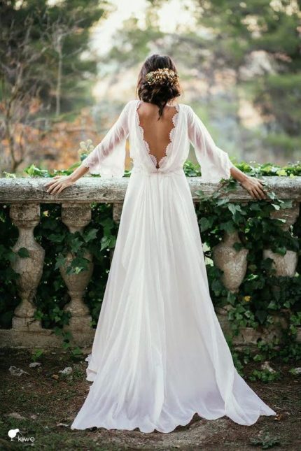 Enchanting Beach Long A-Line Chiffon Backless Bridal Gown with Sleeves