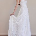 Stunning Beach Wedding Dress A-Line Sweetheart Neck Straps Lace Bridal Gown with Train