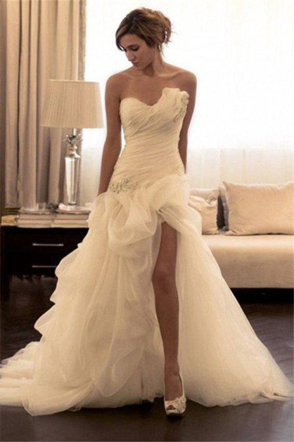 Sparkling Organza Sweep Train Sweetheart Sleeveless Ball Gown Bridal Dress