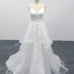 Exquisite Spaghetti Strap Tulle Wedding Dress with Appliques
