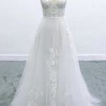 Elegant Spaghetti Strap Tulle Wedding Dress with Appliques