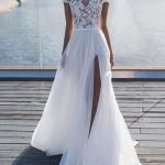 Exquisite Lace V-Neck Sleeveless Backless Chiffon Beach Bridal Gown with Double Splits