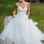 Backless Beach Wedding Dress with Puffy Tulle Skirt and Sweetheart Neckline