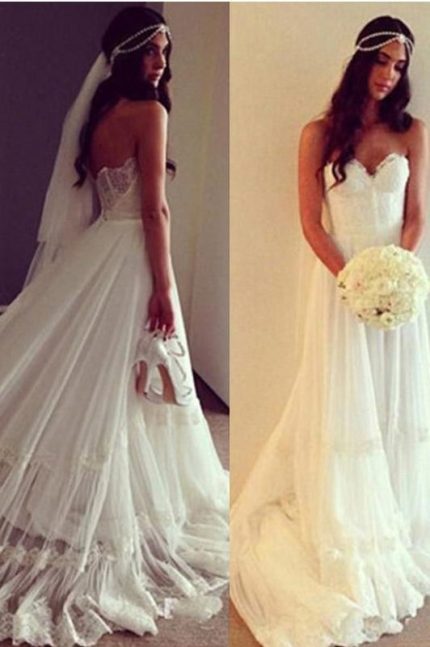 Sweetheart Lace A-Line Wedding Dress with Boho Beach Vibes