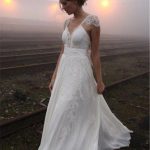 Floor-Length Chiffon Lace Wedding Dress with Sleeveless V-Neck