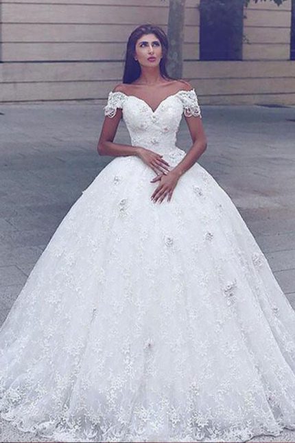 Off-the-Shoulder White Lace Ball Gown Wedding Dress a Classic Beauty
