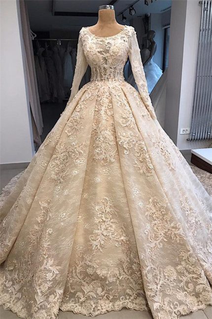 Beautiful Applique Ball Gown Wedding Dress with Scoop Neckline and Long Sleeves