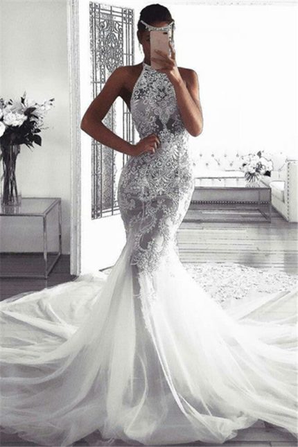 Modern Mermaid Tulle Bridal Dress with Halter Neckline and Sleeveless Cut