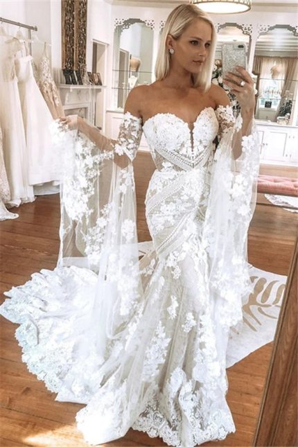 White Lace Wedding Dress with Sweetheart Neckline and Church Train