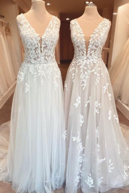 Gorgeous Open Back Wedding Dress with Sweetheart Neckline and Applique Lace