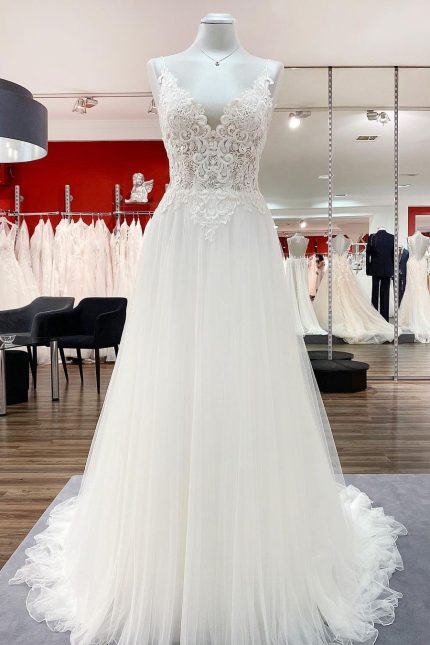 Sleeveless Lace A-Line Wedding Dress with Tulle Skirt and V-Neckline