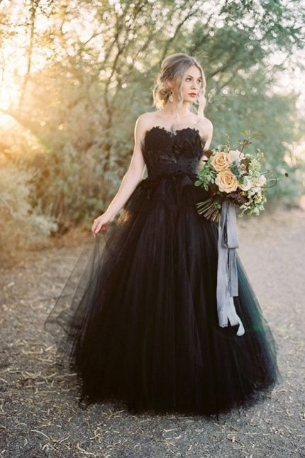 Open Back Tulle Black Wedding Dress with Sweetheart Neckline and Princess Silhouette