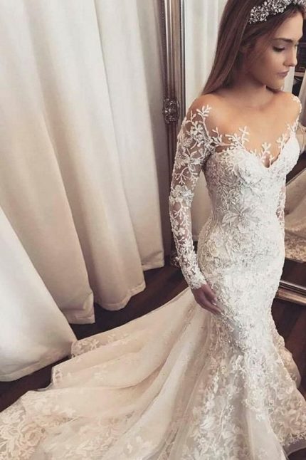 Elegant Mermaid Wedding Dress with Long Sleeves and Sweetheart Neckline