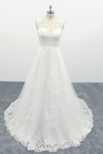Elegant A-Line Wedding Dress with Appliques Tulle Details