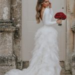 Sleeveless Wedding Dresses with Split and Lace AppliqueElegant Style