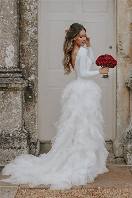 Sleeveless Wedding Dresses with Split and Lace AppliqueElegant Style