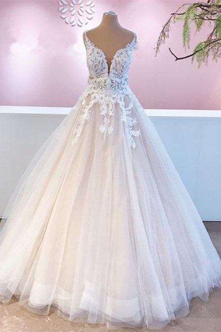 Sweetheart Backless Wedding Dress with Appliques Lace and TulleLong A-Line Silhouette