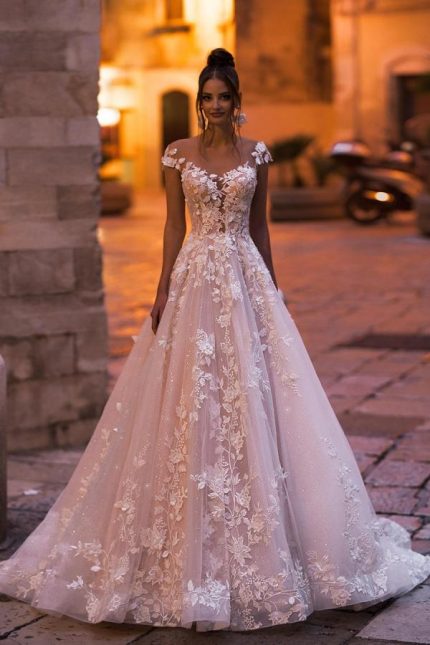 Backless Sequins Wedding Dress with Ruffled Tulle and Elegant Lace Appliques