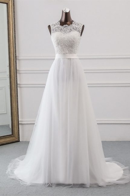 Jewel Tulle Appliques Lace Wedding DressLong A-Line Silhouette