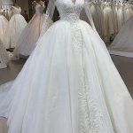 Sweetheart Tulle Ball Gown Wedding Dress with SleevesElegant Long Style