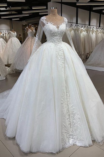 Sweetheart Tulle Ball Gown Wedding Dress with SleevesElegant Long Style