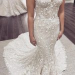 Appliques Lace Backless Wedding Dress with Spaghetti StrapsElegant Long Mermaid Style