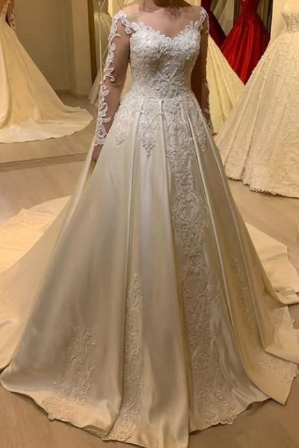 Pearl Satin Wedding Dress with Sweetheart Appliques Lace and Long SleevesA-Line Silhouette