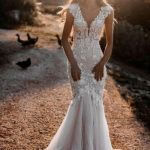 Mermaid Lace Wedding Dresses with V-Neckline and Elegant Sleeveless Design