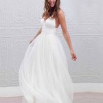 V-Neck Tulle Wedding Dresses with Elegant Spaghetti Straps