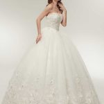 Lace-Up Ball Gown Wedding Dresses with Elegant Sweethart Neckline